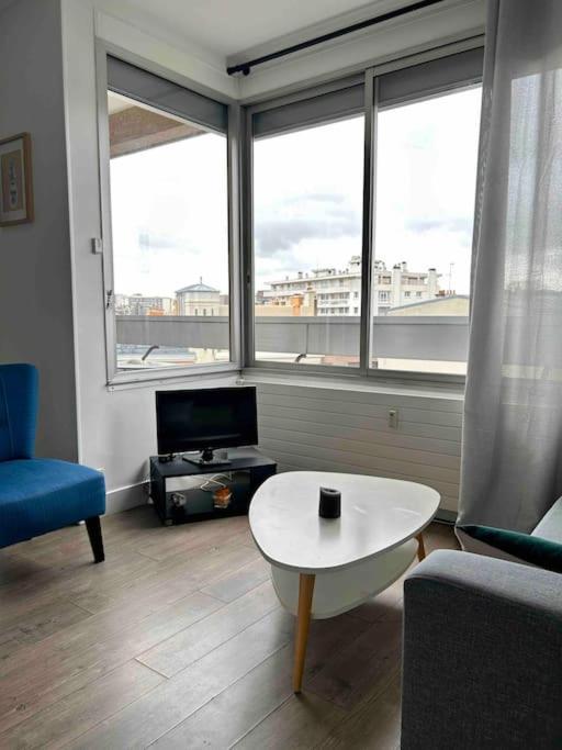 Studio- Avec Parking- Proche Cathedrale Reims Zewnętrze zdjęcie